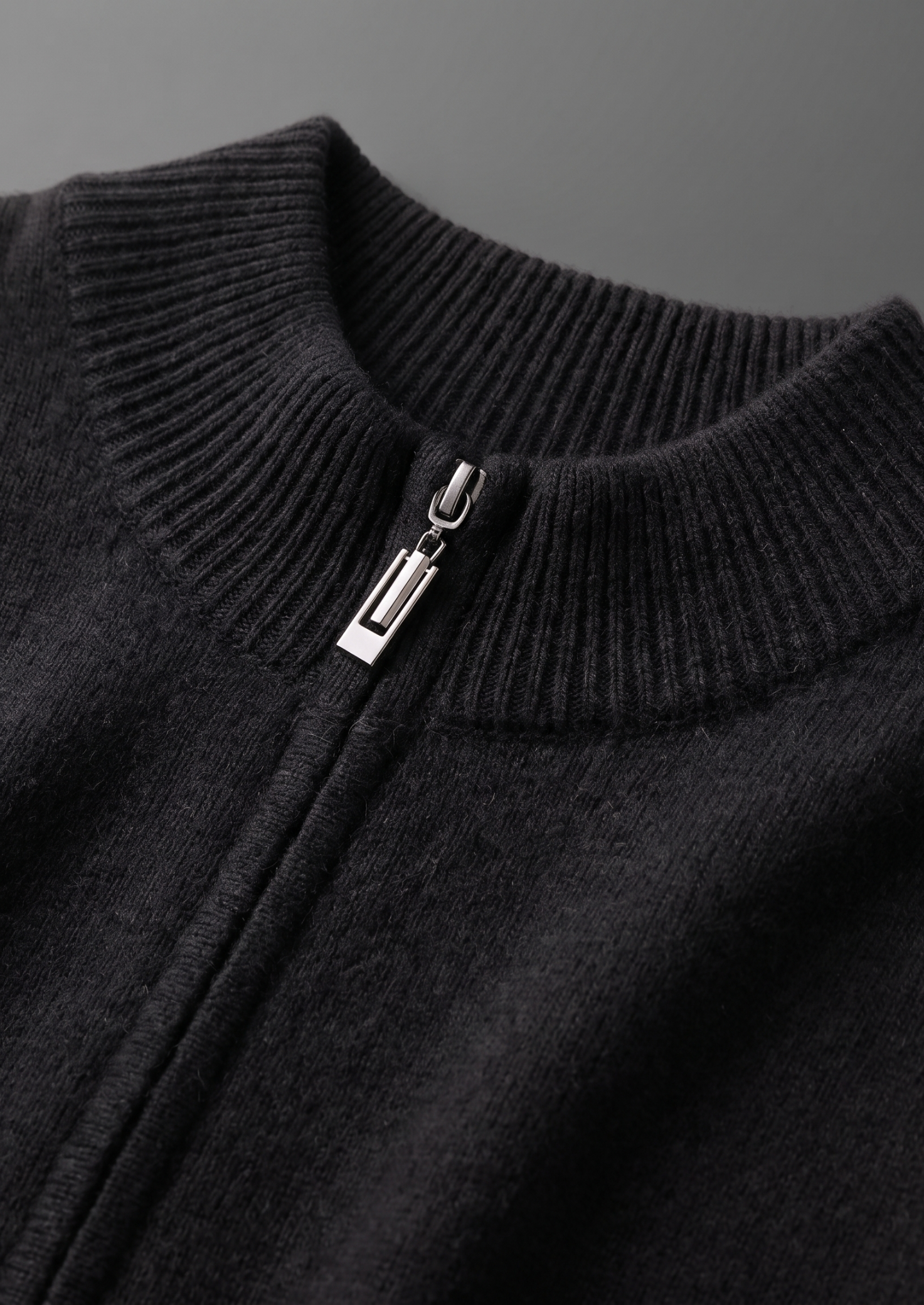 Pure Extra-Fine Merino Wool Black Luzzo Set | Castielli