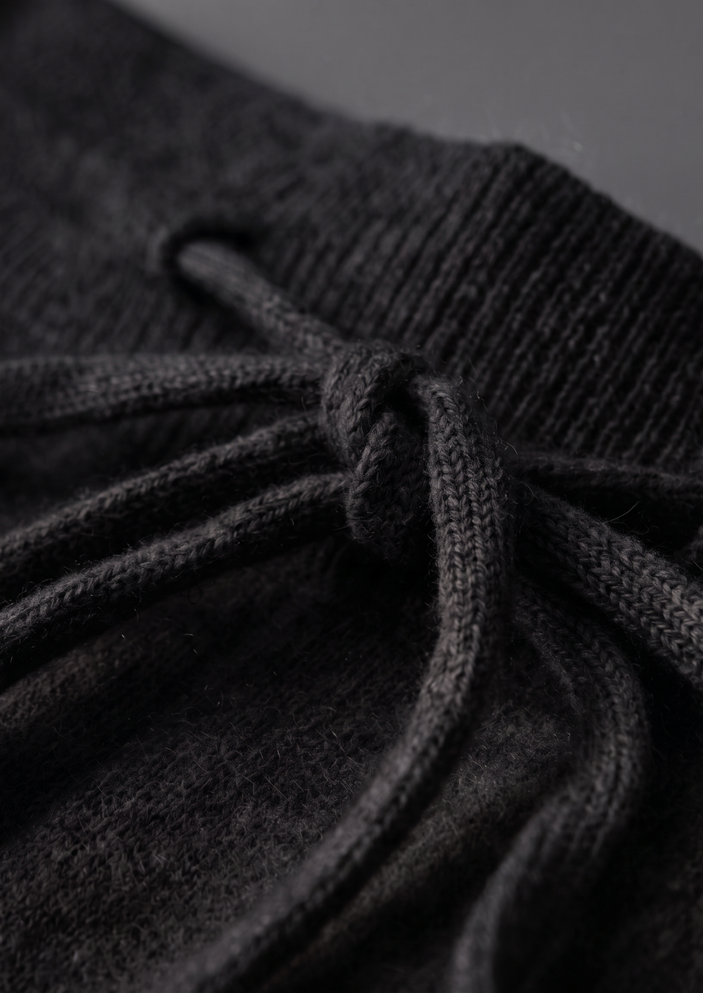 Pure Extra-Fine Merino Wool Black Luzzo Set | Castielli