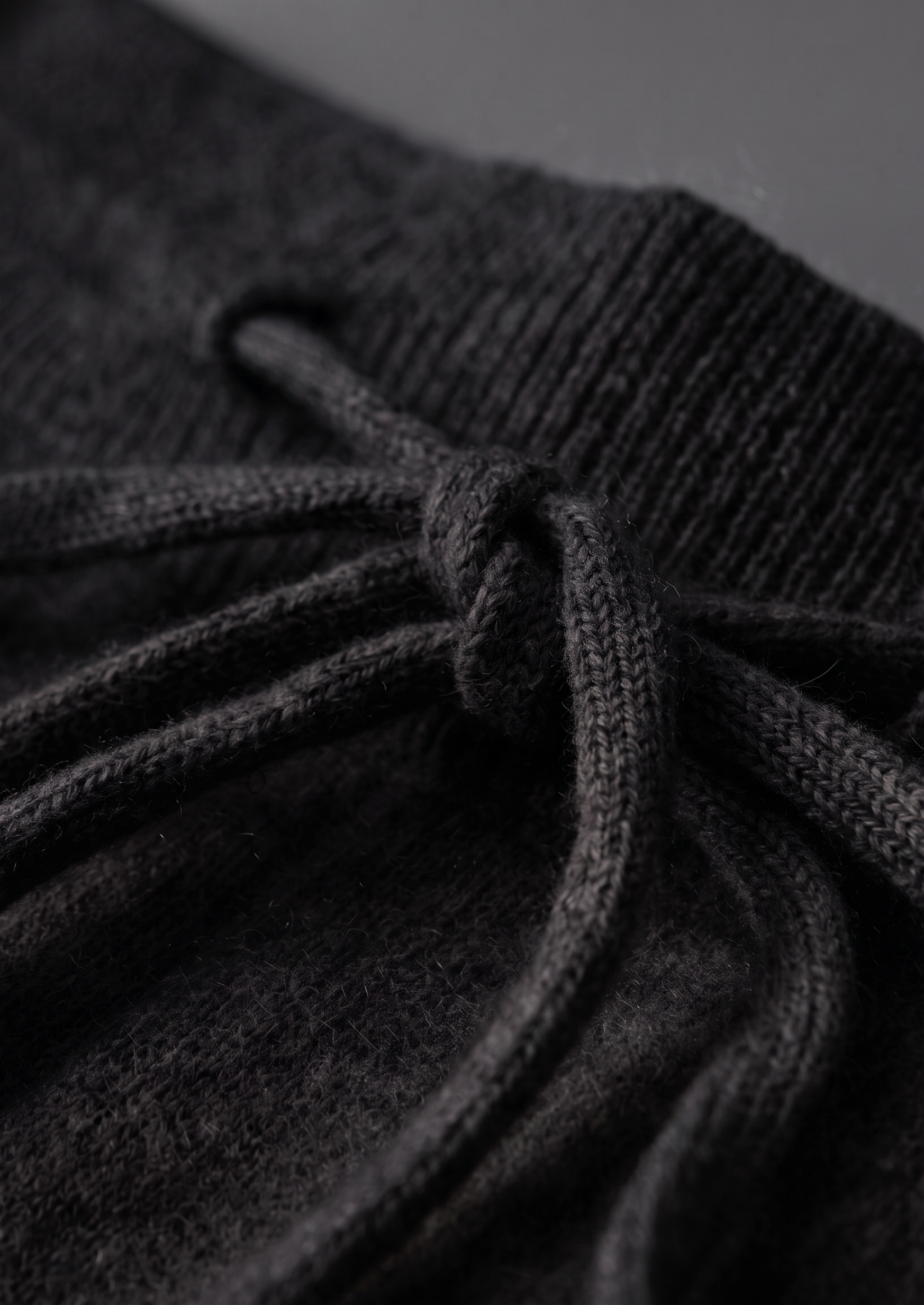 Pure Extra-Fine Merino Wool Black Luzzo Set | Castielli
