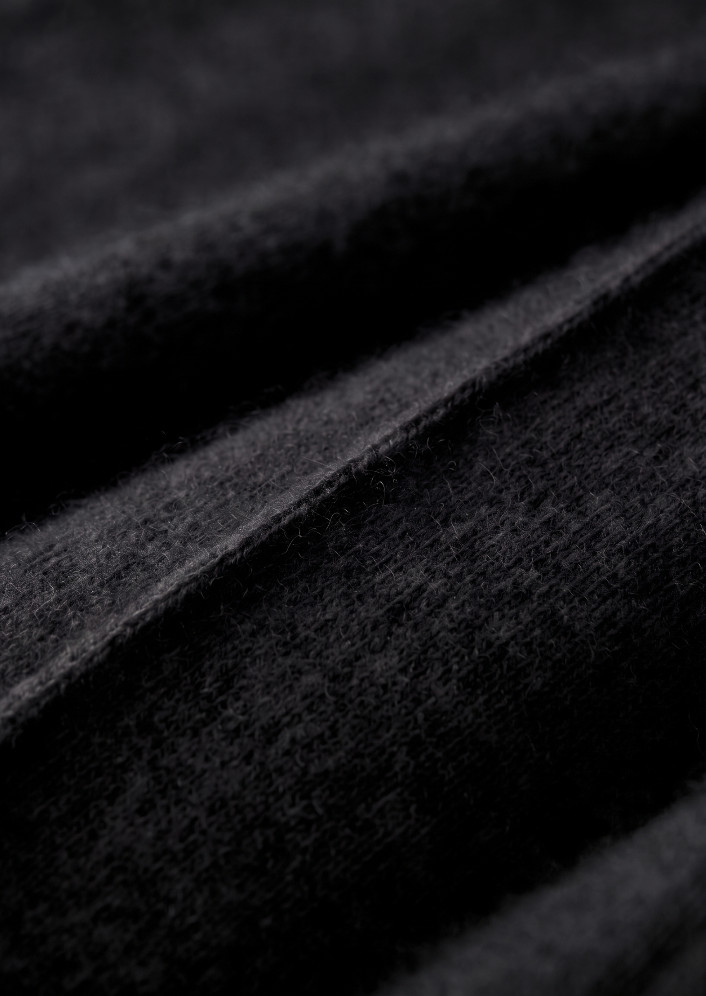 Pure Extra-Fine Merino Wool Black Luzzo Set | Castielli