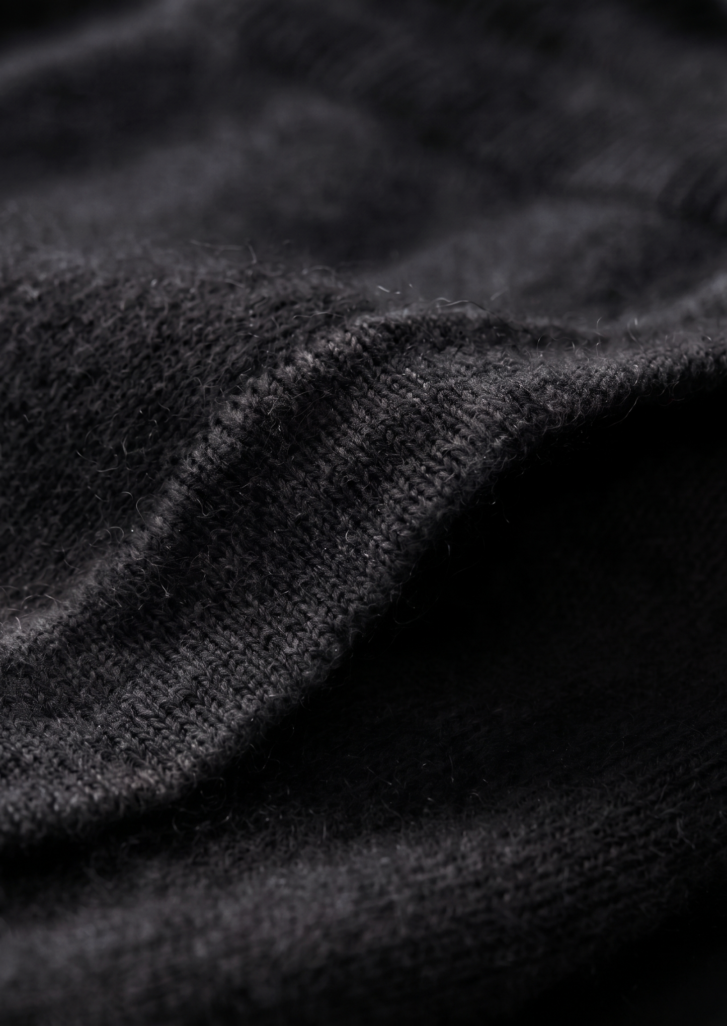 Pure Extra-Fine Merino Wool Black Luzzo Set | Castielli