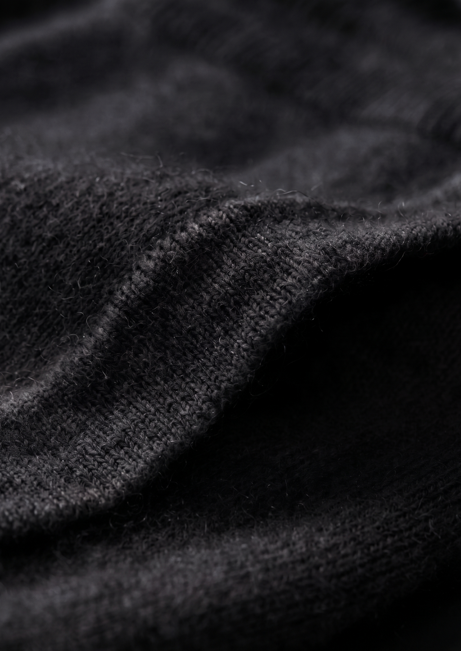 Pure Extra-Fine Merino Wool Black Luzzo Set | Castielli